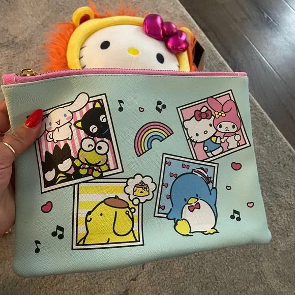 Hello Kitty Lion Plush Toy and pencil bag - Picture 4 of 4